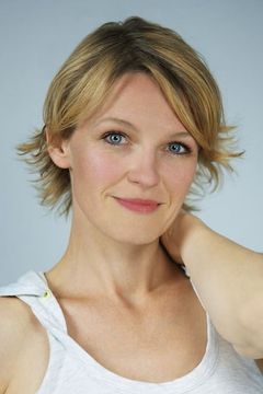 Caroline Scholze interpreta Paige