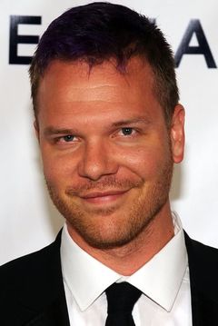 Jim Parrack interpreta Jonny Frost