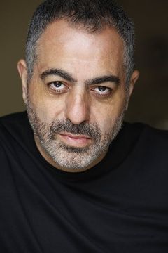 Jack Topalian interpreta AAA Appliance Owner