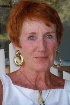Tracey A. Doyle interpreta Reporter #4