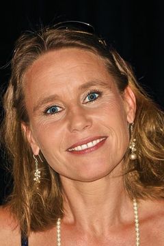 Marie-Theres Relin interpreta Maggie Foley