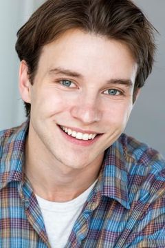 Brandon McEwan interpreta Devon