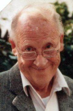Hugh Warden interpreta Minister