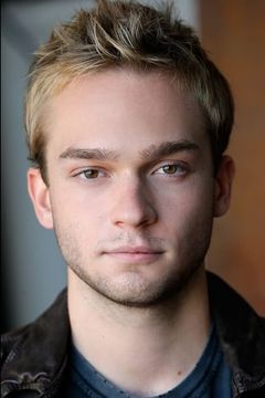 Devon Gearhart interpreta Little Bobby (6 / 8)