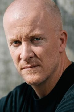 James Hanlon interpreta Fireman