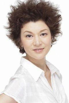 Anna Nakagawa interpreta Fumie Takabe