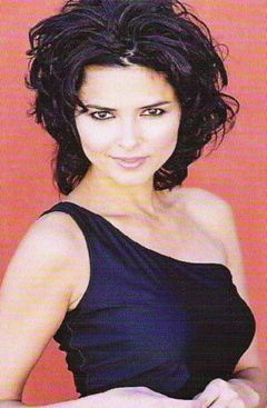 Elisa Leonetti interpreta Maria