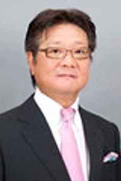 Katsumi Komatsu interpreta Japanese Family