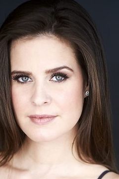 Devon MacDonald interpreta Ruth Ebersole