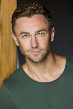 Morgan David Jones interpreta Officer Barrett