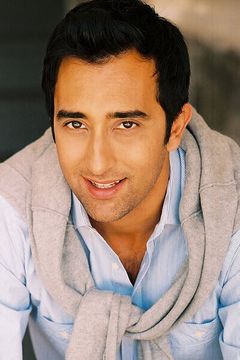 Rahul Khanna interpreta Older Deepak Mehta