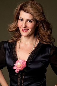 Nia Vardalos interpreta Mrs. Brooks