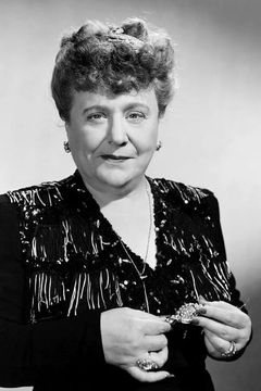 Florence Bates interpreta Madame Dilyovska