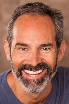 Phil Levesque interpreta Gay Man