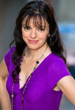 Jessica Pennington interpreta Additional Voices (voice)