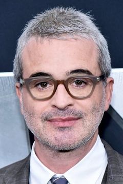 Alex Kurtzman interpreta Party Guest (uncredited)