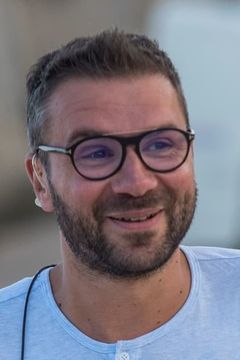 Hristo Dimitrov interpreta poliziotto americano