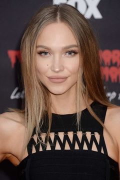 Ivy Levan interpreta Usherette