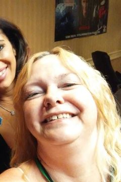 Sheri Fairchild interpreta Woman at Hair Salon