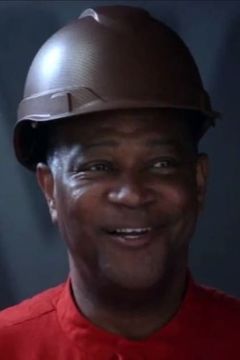 Anthony R. Jones interpreta Arthur