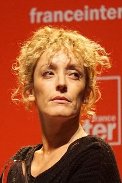 Juliette Arnaud interpreta Aurélia