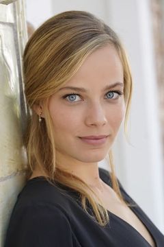 Saskia Rosendahl interpreta Elisabeth May