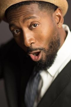 D. Anthony Boone interpreta Deejay