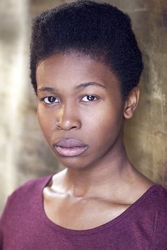 Gloria Obianyo interpreta Osprey Agent