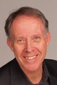 James Ozasky interpreta Catherine's Dad