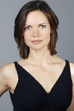 Elizabeth Whitmere interpreta Denise