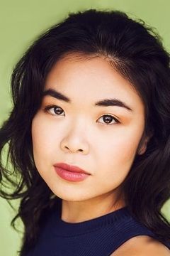 Lisa Truong interpreta Ms. Kwan