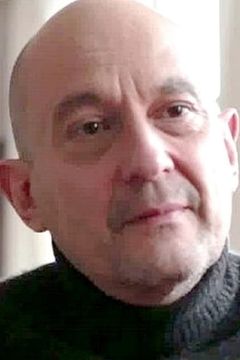 Hervé Hiolle interpreta Hospital Doctor