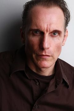 Julian Bleach interpreta Claquesous