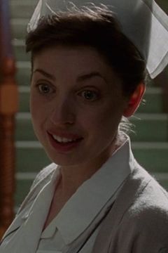 Michelle Hartman interpreta Nurse