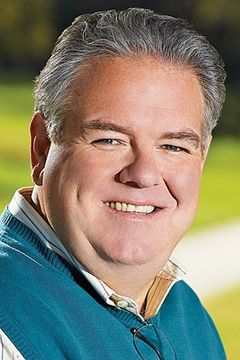 Jim O'Heir interpreta Cop #2