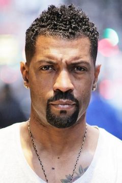 Deon Cole interpreta Charlie Telphy