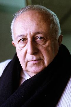 Giancarlo Cobelli interpreta The Priest