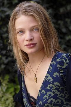 Mélanie Thierry interpreta Sophie Levi