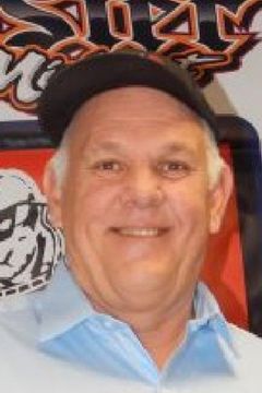 Andy Hillenburg interpreta Crew Chief