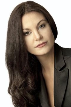 Erika Herbert interpreta Mother (uncredited)