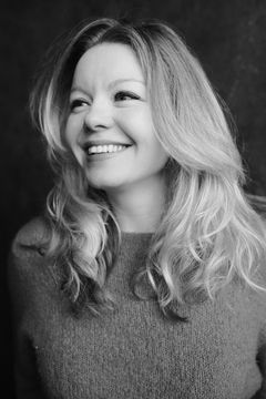 Katherine Newman interpreta Veronica