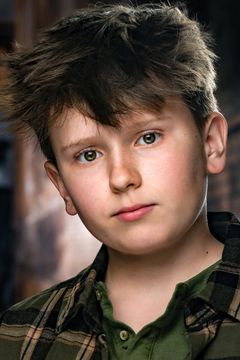 Hudson Hilbert Hensley interpreta Dayna