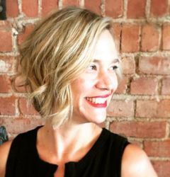 Tiffany Little Canfield interpreta 12-Step Meeting Member
