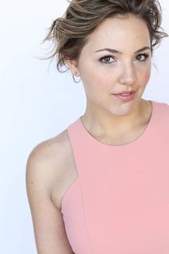 Brie Mattson interpreta Lexi