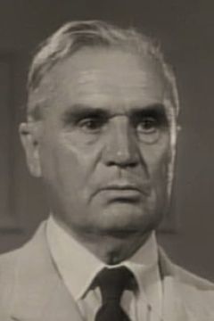 Leonard Willey interpreta Doctor Hartley