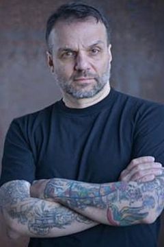 Rick Dobran interpreta Neanderthal #3