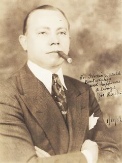 Joe Ploski interpreta Mr. Hansen (Uncredited)