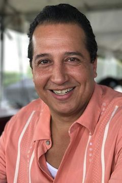 Carlos Alberto López interpreta Paulo