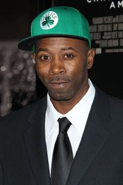 Anthony'Ace' Thomas interpreta Paula's Husband