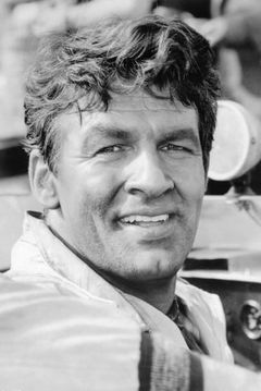 Bill Travers interpreta Scotty McAllister